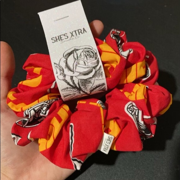 Kansas City Chiefs Scrunchie - Picture 3 of 3